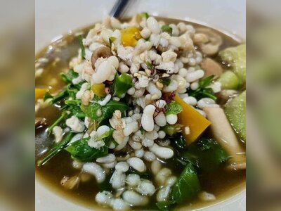 แกงเห็ดใส่ไข่มดแดง
