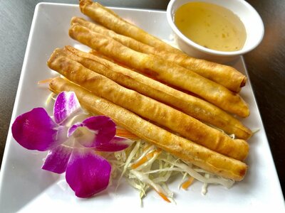 ปอเปี๊ยใส่กุ้ง